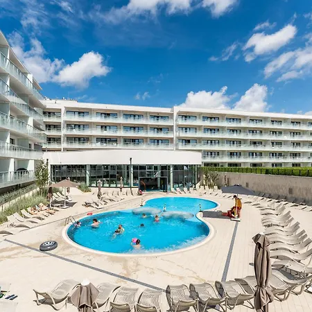 Polanki Aqua Family Premium - 3 Sypialnie - Private Garage - Pool & Access Apartmán