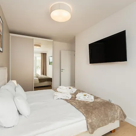 Apartmán Polanki Aqua Family Premium - 3 Sypialnie - Private Garage - Pool & Access *